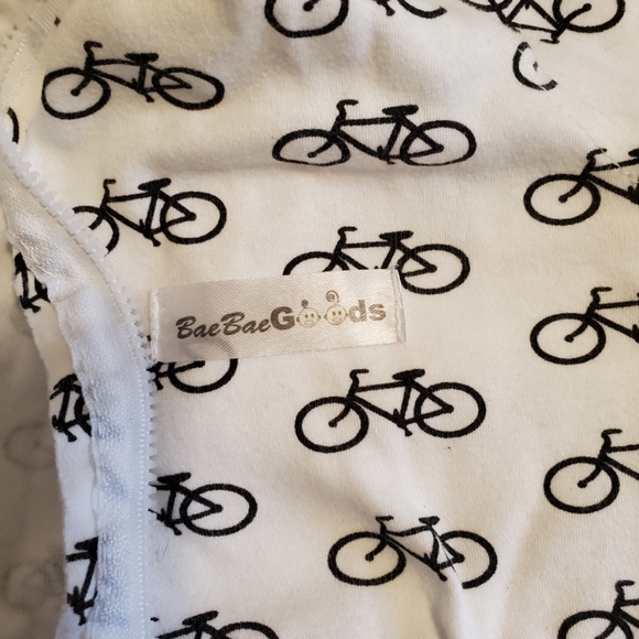 Pair of sleep sacks, gently used - Picture 2 of 4